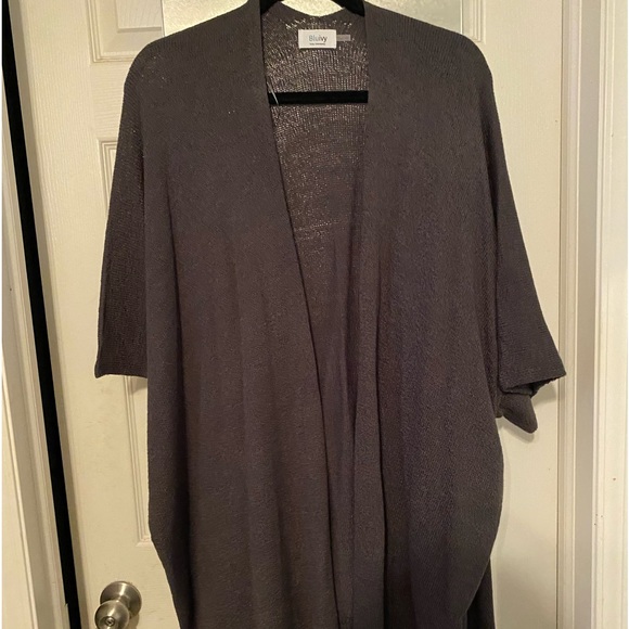 Bluivy Tops - BNWT BluIvy Black wrap